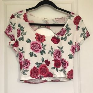 Cropped flower t-shirt w/ back cutout